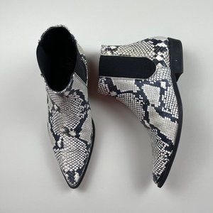 Snakeskin print Chelsea boots